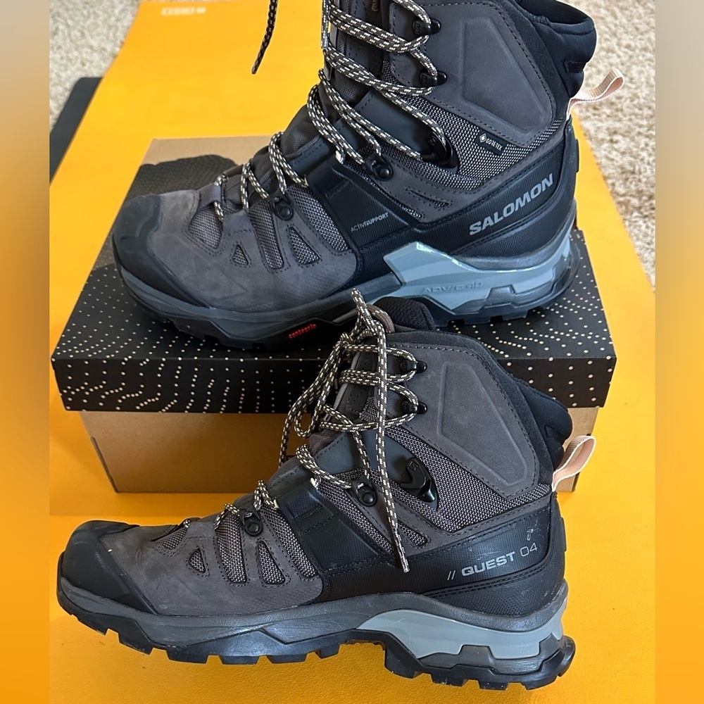 Like New Women’s Salomon GTX Quest 4 Hikinh Boots